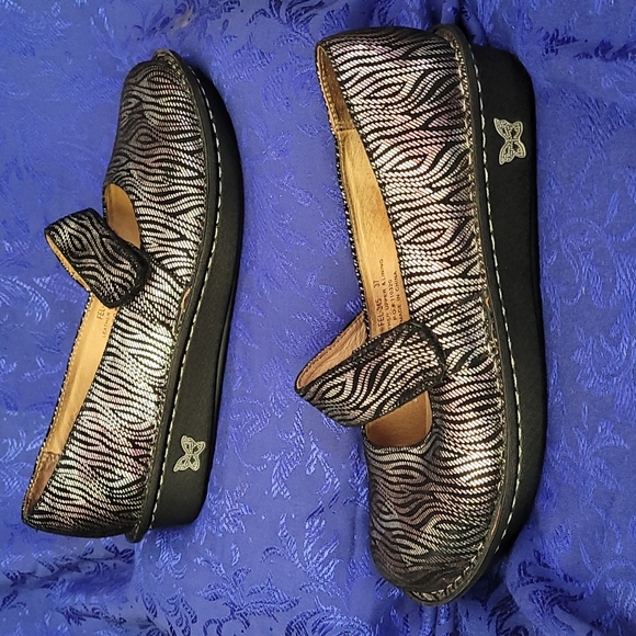 [GUC] Alegria Feliz FEL-345 Purple, Silver, Black Ric-Rac Zebra Print Mary Janes - Picture 4 of 16